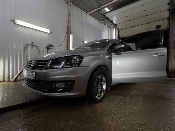 2018 Volkswagen Polo V Рестайлинг, серебристый - вид 3