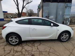 2012 Opel Astra GTC J Рестайлинг, белый, 850000 рублей, вид 2