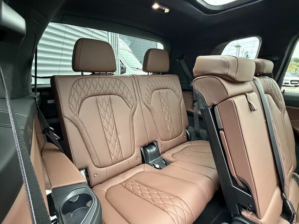 2026 BMW X7 40d I (G07) Рестайлинг, чёрный - вид 26