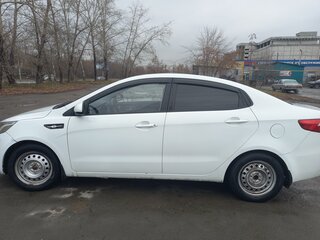 2012 Kia Rio 4-speed III, белый, 620000 рублей, вид 5