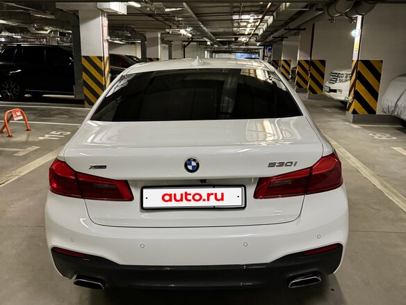 2019 BMW 5 серии 530i xDrive VII (G30/G31/G38), белый, 3700000 рублей - вид 5