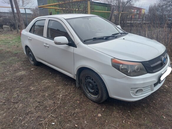 2015 Geely GC6, белый, 300000 рублей - вид 2