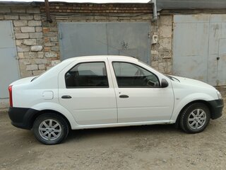 2013 Renault Logan I Рестайлинг, белый, 410000 рублей, вид 3