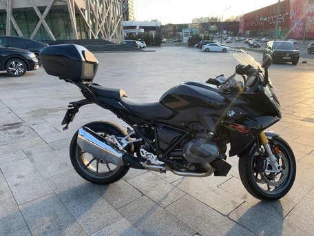 2021 BMW R 1250 RS, чёрный, 1600000 рублей, вид 5