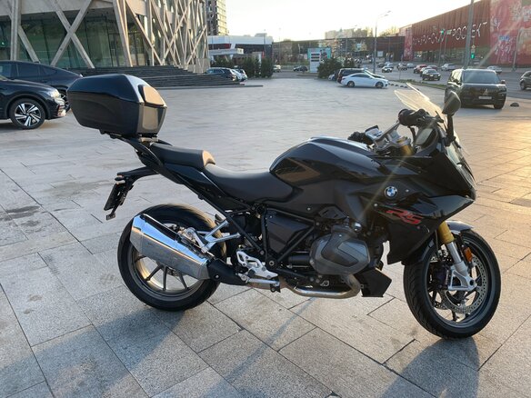 2021 BMW R 1250 RS, чёрный, 1600000 рублей - вид 4