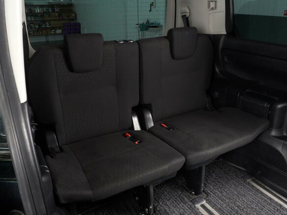 2015 Toyota Voxy III (R80), зелёный - вид 10