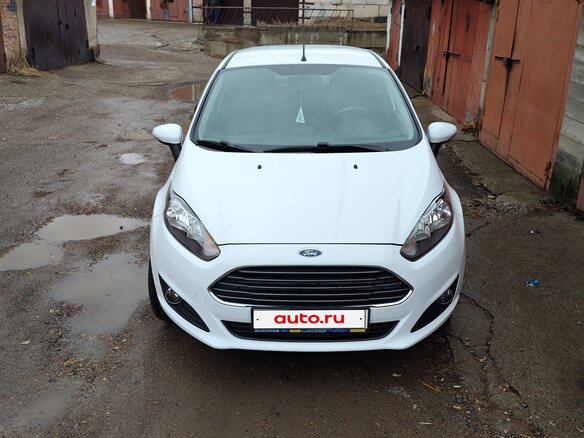 2016 Ford Fiesta Mk6 Рестайлинг, белый, 1250000 рублей