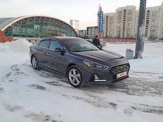 2018 Hyundai Sonata VII (LF) Рестайлинг, серый, 1900000 рублей, вид 2