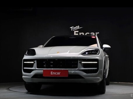 2026 Porsche Cayenne Electric Coupé IV, серебристый, 15700000 рублей, вид 3