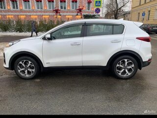 2018 Kia Sportage IV Рестайлинг, белый, 2100000 рублей, вид 3