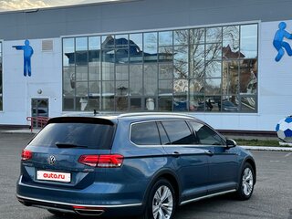 2018 Volkswagen Passat Alltrack DSG7 B8, голубой, 2390000 рублей, вид 5