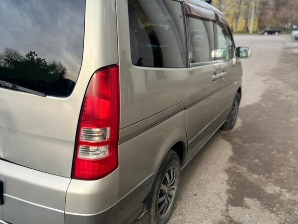 2002 Nissan Serena II (C24), серый, 650000 рублей - вид 3