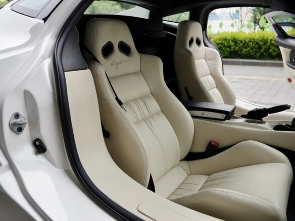 2010 Mitsuoka Orochi, белый - вид 17