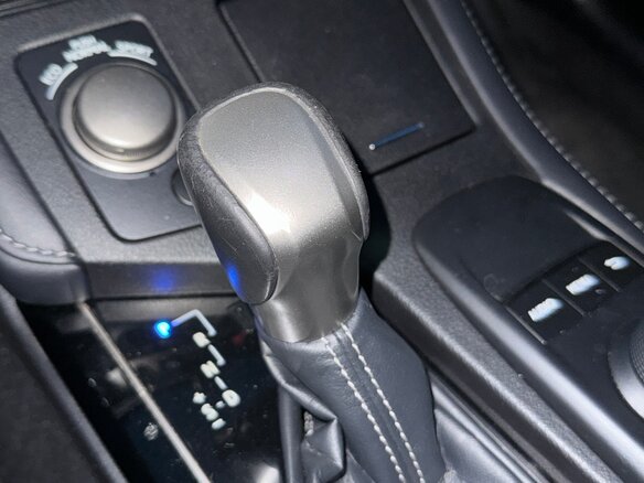 2017 Lexus ES 250 VI Рестайлинг, чёрный, 3000000 рублей - вид 13