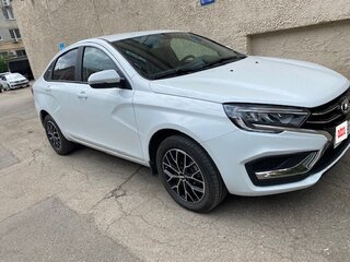 2024 Lada (ВАЗ) Vesta I Рестайлинг (NG), белый, 1390000 рублей, вид 1