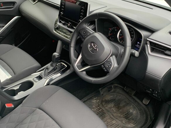 2021 Toyota Corolla Cross I, белый, 2685000 рублей - вид 7