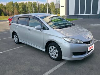 2015 Toyota Wish II Рестайлинг, серебристый, 999999 рублей, вид 1