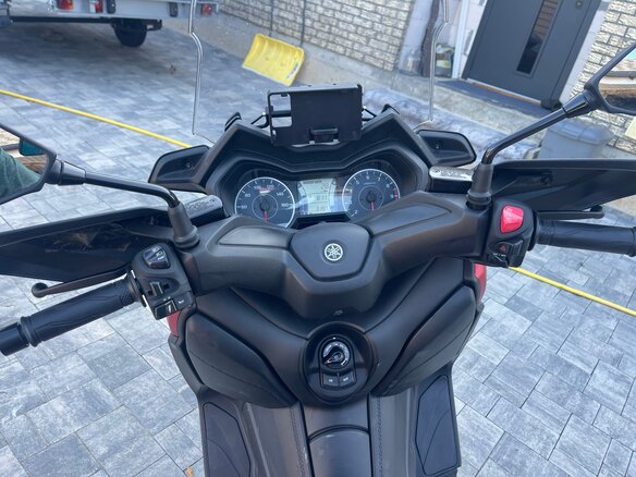 2022 Yamaha XMAX, красный, 550000 рублей - вид 6