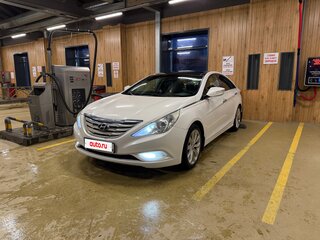 2010 Hyundai Sonata VI (YF), белый, 900000 рублей, вид 2