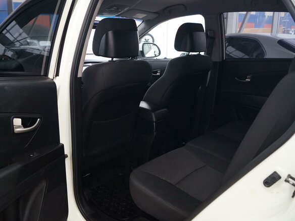 2011 SsangYong Actyon II, белый - вид 12