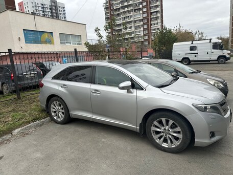 2014 Toyota Venza I Рестайлинг, серебристый, 1915000 рублей, вид 2