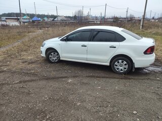 2015 Volkswagen Polo V Рестайлинг, белый, 400000 рублей, вид 4