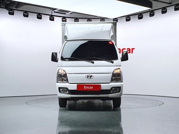 2024 Hyundai Porter II, белый, 3023000 рублей - вид 2