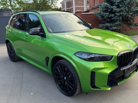 2024 BMW X5 M60i IV (G05/G18) Рестайлинг, зелёный, 15300000 рублей, вид 3