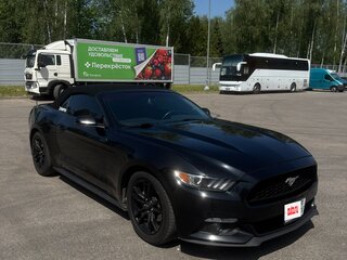 2017 Ford Mustang VI, чёрный, 3200000 рублей, вид 3