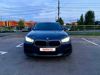 2020 BMW X2 sDrive18i I (F39), серый, 3500000 рублей, вид 2