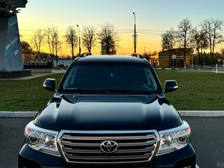 2012 Toyota Land Cruiser 200 Series Рестайлинг 1, чёрный, 3000000 рублей, вид 1