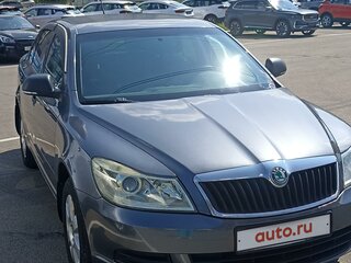 2011 Skoda Octavia II (A5) Рестайлинг, серый, 800000 рублей, вид 1