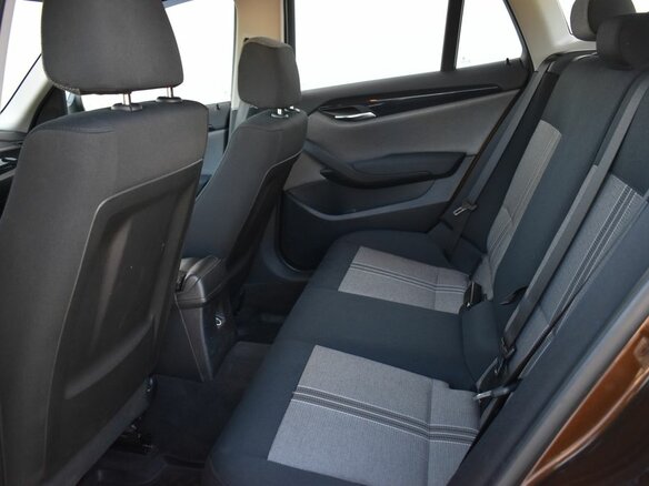 2011 BMW X1 18i I (E84), коричневый - вид 11