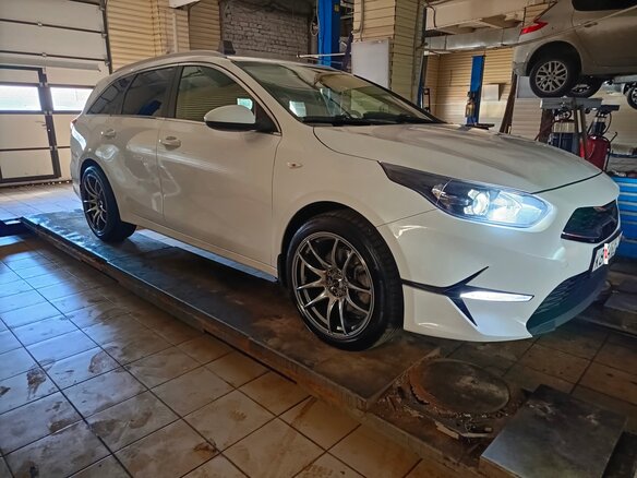 2021 Kia Ceed III Рестайлинг, белый, 1399999 рублей - вид 5
