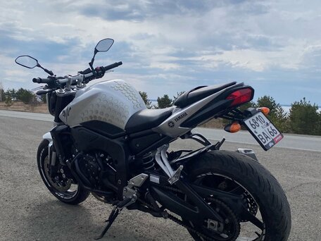 2008 Yamaha FZ1, серебристый, 500000 рублей, вид 3