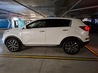2015 Kia Sportage III Рестайлинг, белый, 1800000 рублей, вид 2