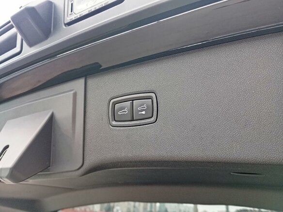 2023 Porsche Cayenne III Рестайлинг, чёрный, 13700000 рублей - вид 23