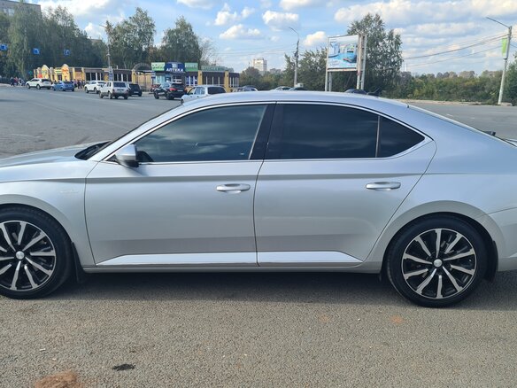 2019 Skoda Superb III Рестайлинг, серый, 3500000 рублей - вид 10