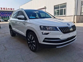 2021 Skoda Karoq I Рестайлинг, белый, 1700000 рублей, вид 2