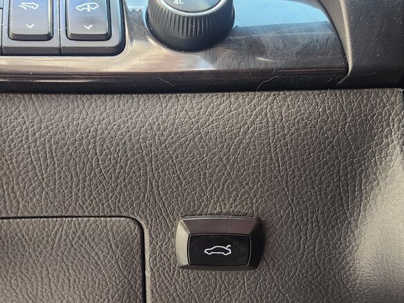 2011 Kia Mohave 6-speed I, чёрный, 1600000 рублей - вид 19