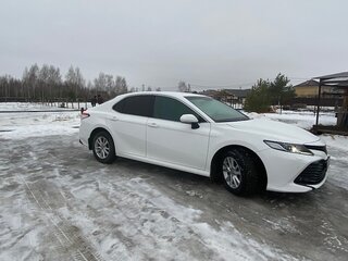 2019 Toyota Camry VIII (XV70), белый, 2500000 рублей, вид 2