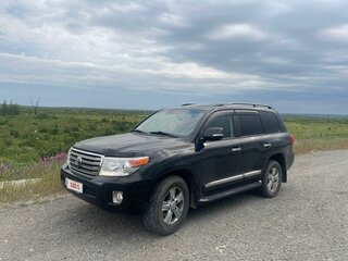 2013 Toyota Land Cruiser 200 Series Рестайлинг 1, чёрный, 4500000 рублей, вид 1