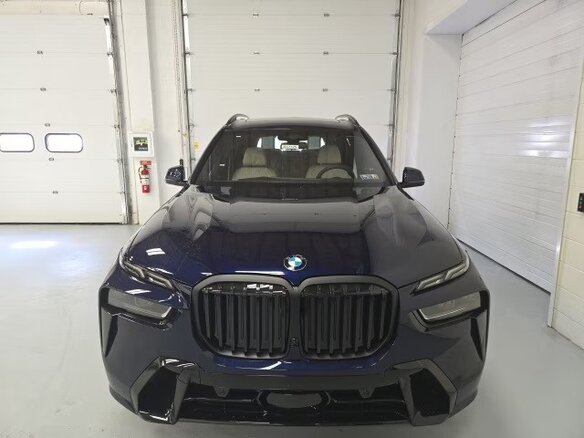 2026 BMW X7 40i I (G07) Рестайлинг, синий, 18008400 рублей - вид 2