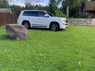 2016 Toyota Land Cruiser 200 Series Рестайлинг 2, белый, 6500000 рублей, вид 5