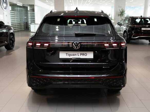2026 Volkswagen Tiguan L Pro III (China Market), чёрный, 5350000 рублей - вид 4