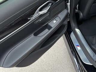 2021 BMW 7 серии 730d xDrive VI (G11/G12) Рестайлинг, чёрный, 7800000 рублей, вид 5