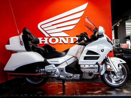 2012 Honda GL 1800 Gold Wing, белый, 1500000 рублей, вид 1