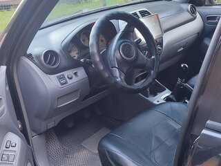 2001 Toyota RAV4 II (XA20), чёрный, 615000 рублей, вид 3