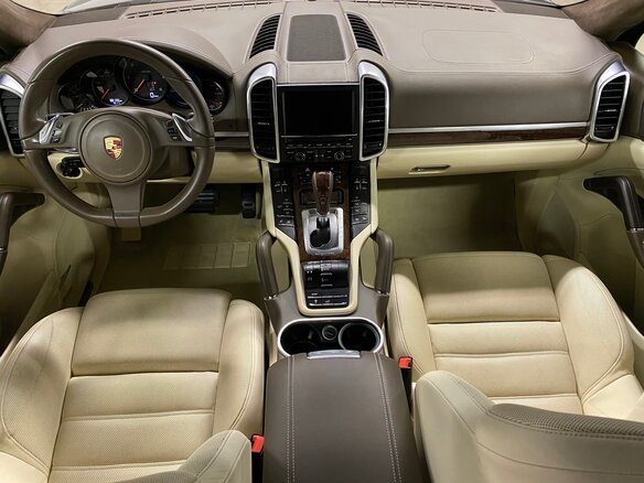 2012 Porsche Cayenne Diesel II (958), коричневый - вид 19