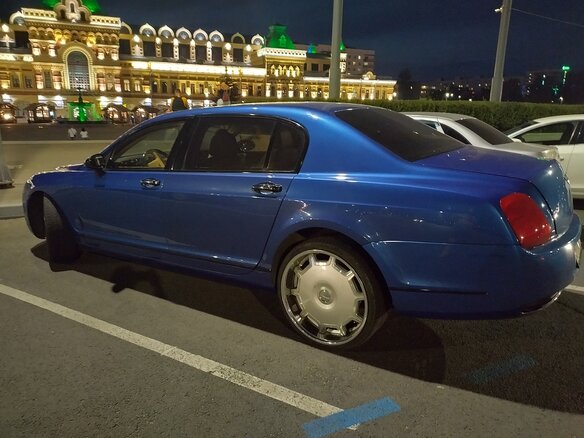 2007 Bentley Continental Flying Spur, синий, 1550000 рублей - вид 8